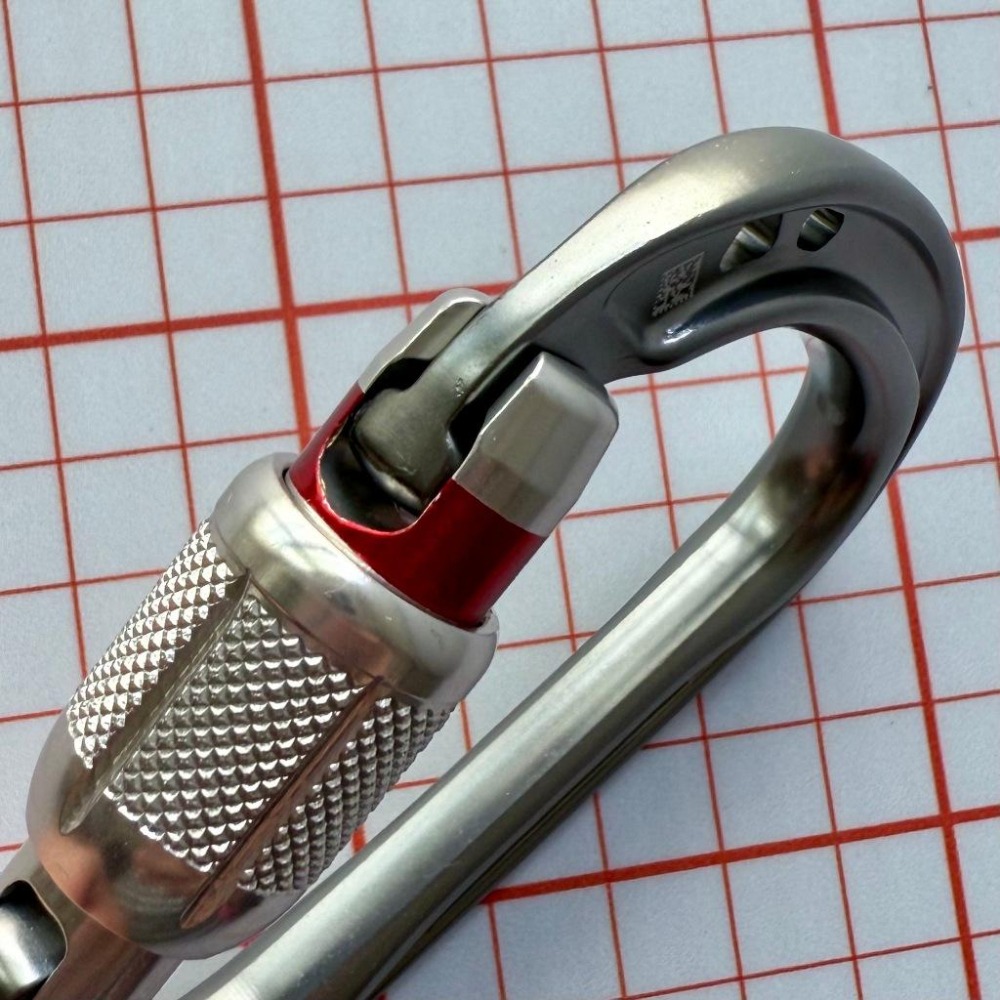 【隔壁山友】現貨+發票 Petzl Rocha Screw Lock 帶鎖鉤環 鉤環 大D鉤環 超輕量 攀岩-細節圖4