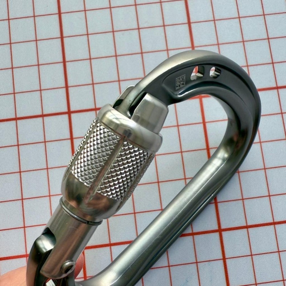 【隔壁山友】現貨+發票 Petzl Rocha Screw Lock 帶鎖鉤環 鉤環 大D鉤環 超輕量 攀岩-細節圖5