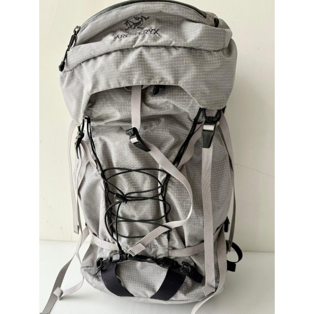 【隔壁山友】二手九成新 Arc‘teryx Alpha AR 35 輕量登山包 始祖鳥 登山包 登山 背包-細節圖2
