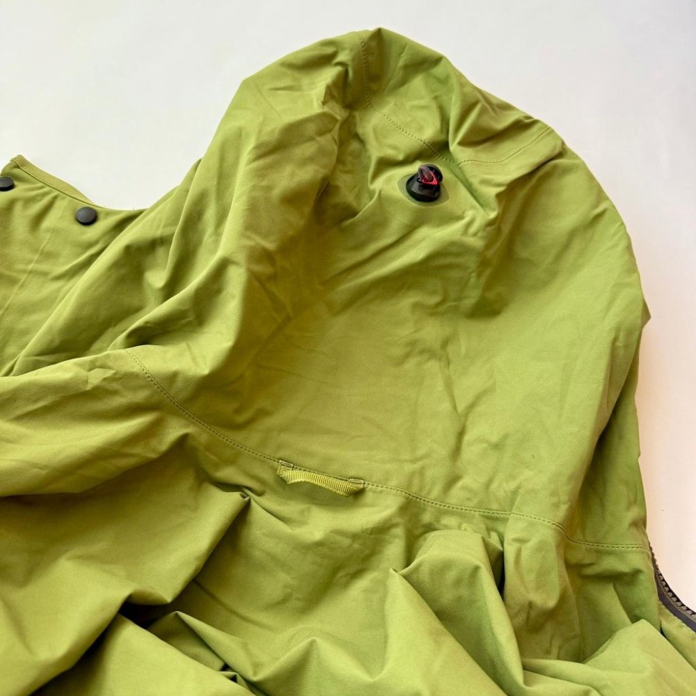 【隔壁山友】二手 Klättermusen Allgron 男 防水連帽外套 攀山鼠 男M 外套 登山 防水-細節圖6