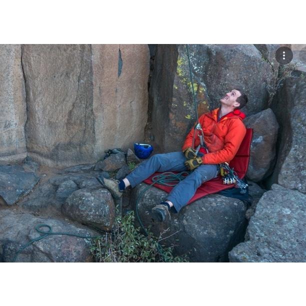 【隔壁山友】現貨 Black Diamond Pipe Dream 45 背包 睡墊包 攀岩 Adam Ondra-細節圖3