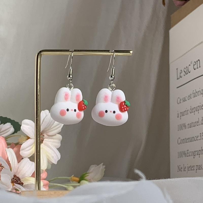 𝗦𝗽𝗿𝗶𝗻𝗚𝘂𝗮｜現貨｜草莓小白兔耳環 可愛日系動物迷你精緻少女心趣味耳飾無耳洞耳夾-細節圖3