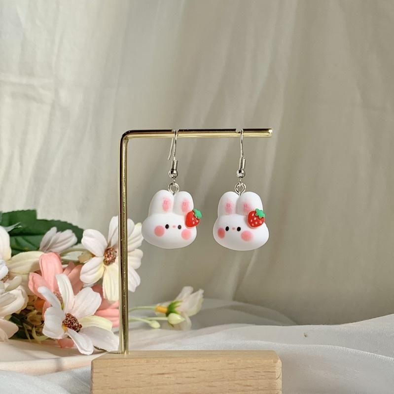 𝗦𝗽𝗿𝗶𝗻𝗚𝘂𝗮｜現貨｜草莓小白兔耳環 可愛日系動物迷你精緻少女心趣味耳飾無耳洞耳夾-細節圖5