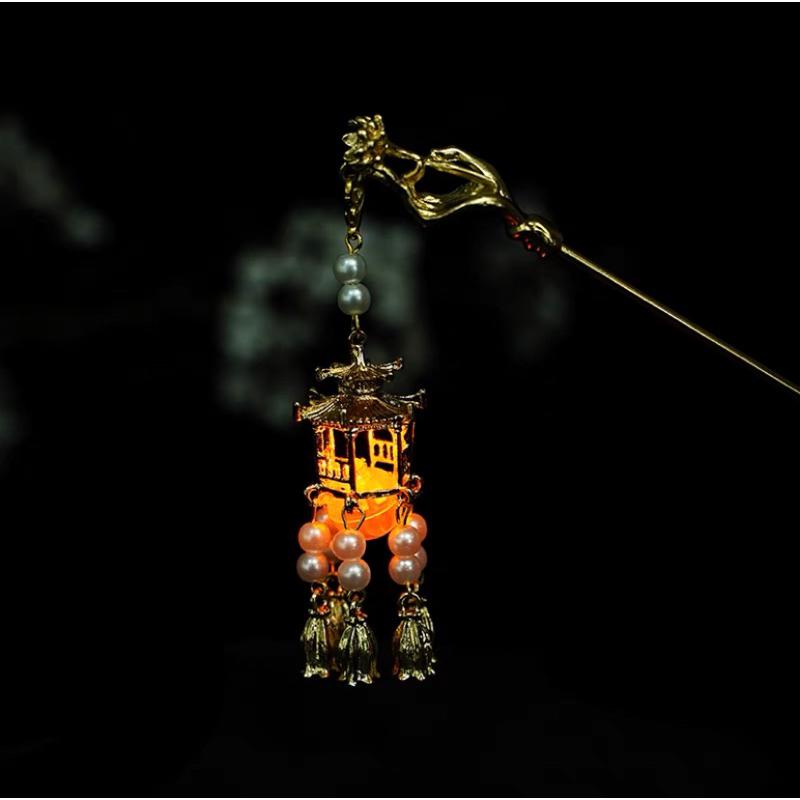 𝗦𝗽𝗿𝗶𝗻𝗚𝘂𝗮｜現貨｜暖燈宮廷流蘇髪簪 漢服髮飾燈籠彩燈發光涼亭簪子盤髮日常旗袍配飾-細節圖4