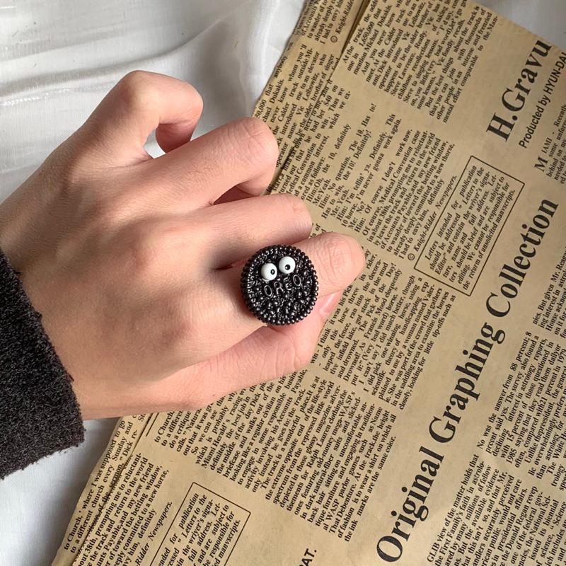 𝗦𝗽𝗿𝗶𝗻𝗚𝘂𝗮｜現貨｜餅乾小精靈戒指 可愛日系迷你精緻少女心趣味創意-細節圖2