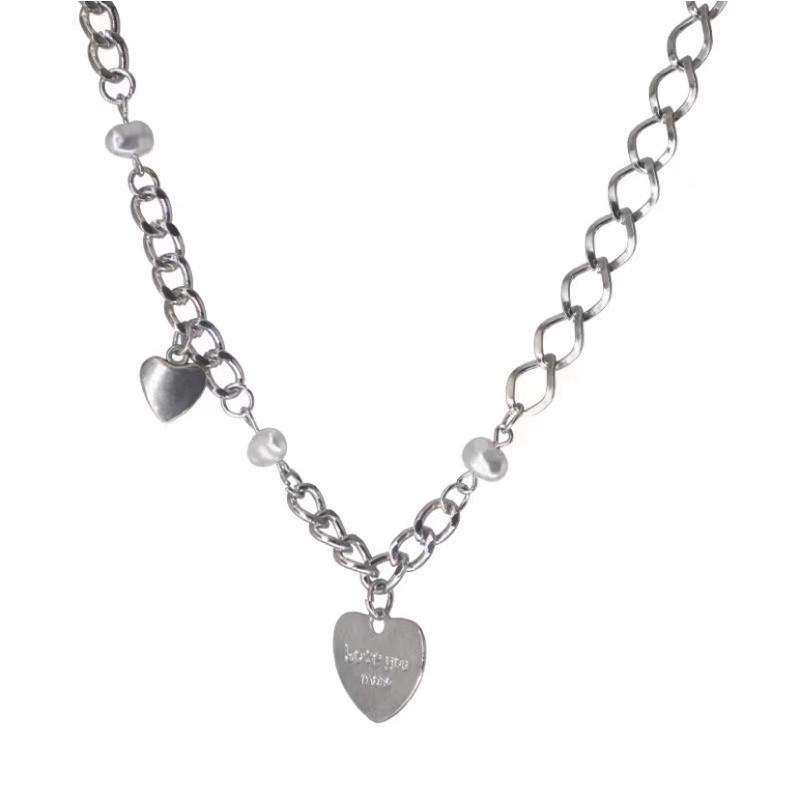 𝗦𝗽𝗿𝗶𝗻𝗚𝘂𝗮｜現貨｜珍珠貝母愛心項鍊 吊墜字母女高級感網紅百搭鎖骨鏈嘻哈冷淡風配飾-細節圖6