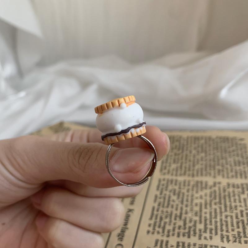 𝗦𝗽𝗿𝗶𝗻𝗚𝘂𝗮｜現貨｜ 小兔夾心餅乾戒指 可愛日系動物迷你精緻少女心趣味創意飾品-細節圖4