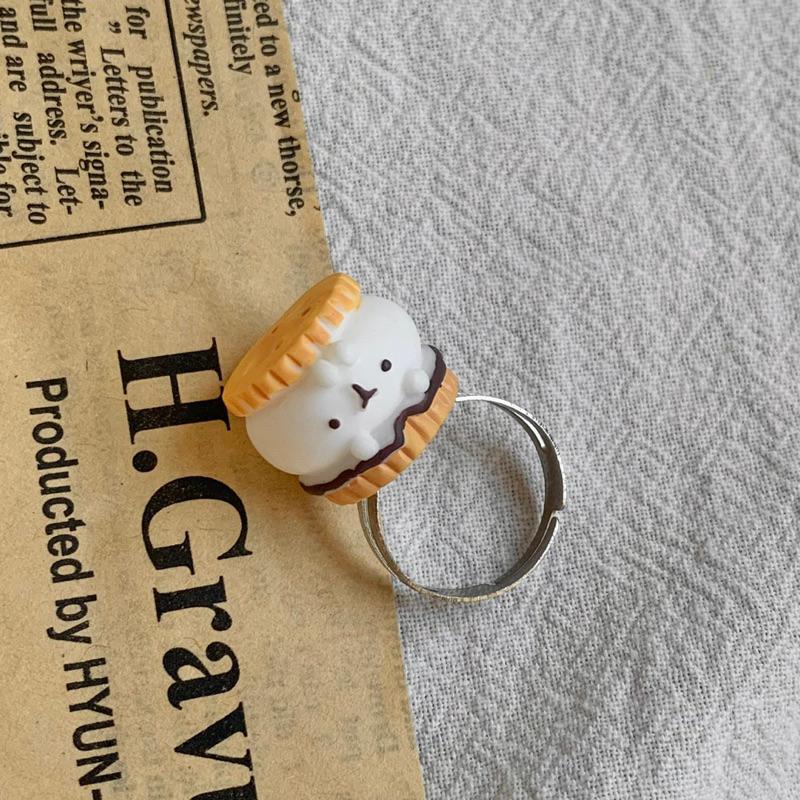 𝗦𝗽𝗿𝗶𝗻𝗚𝘂𝗮｜現貨｜ 小兔夾心餅乾戒指 可愛日系動物迷你精緻少女心趣味創意飾品-細節圖6