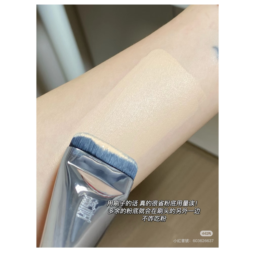 戴栗ლ 荔樹無暇底妝CP🖤黑鳳梨粉撲+粉底刷🖤清透底妝必備-細節圖6