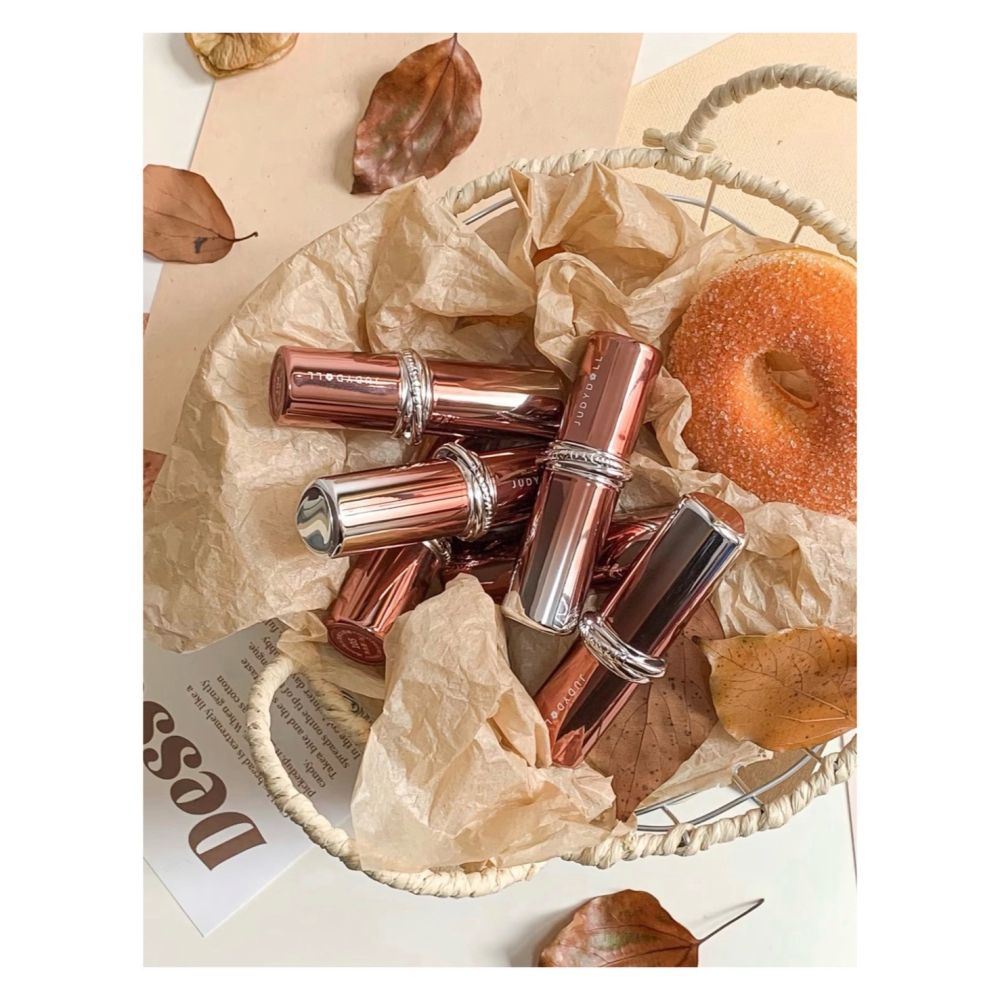 戴栗ლ 橘朵ᴊᴜᴅʏ ᴅᴏʟʟ 精華口紅🤎秋冬淡人偽素顏裸門天菜-細節圖2