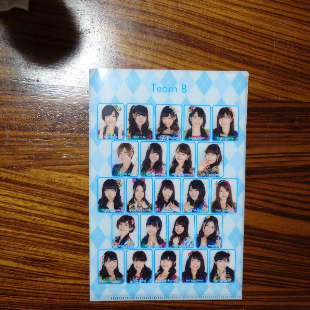 幾乎全新 AKB48 A5大小資料夾 附三張小卡-細節圖4