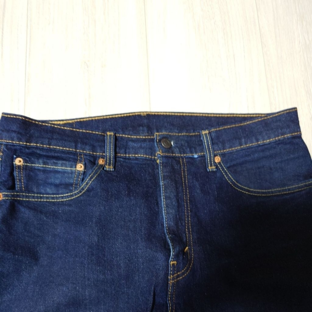 九成新 Levi＇s 牛仔褲 W:33 L:29 九成新 因為尺寸不合所以售出-細節圖3