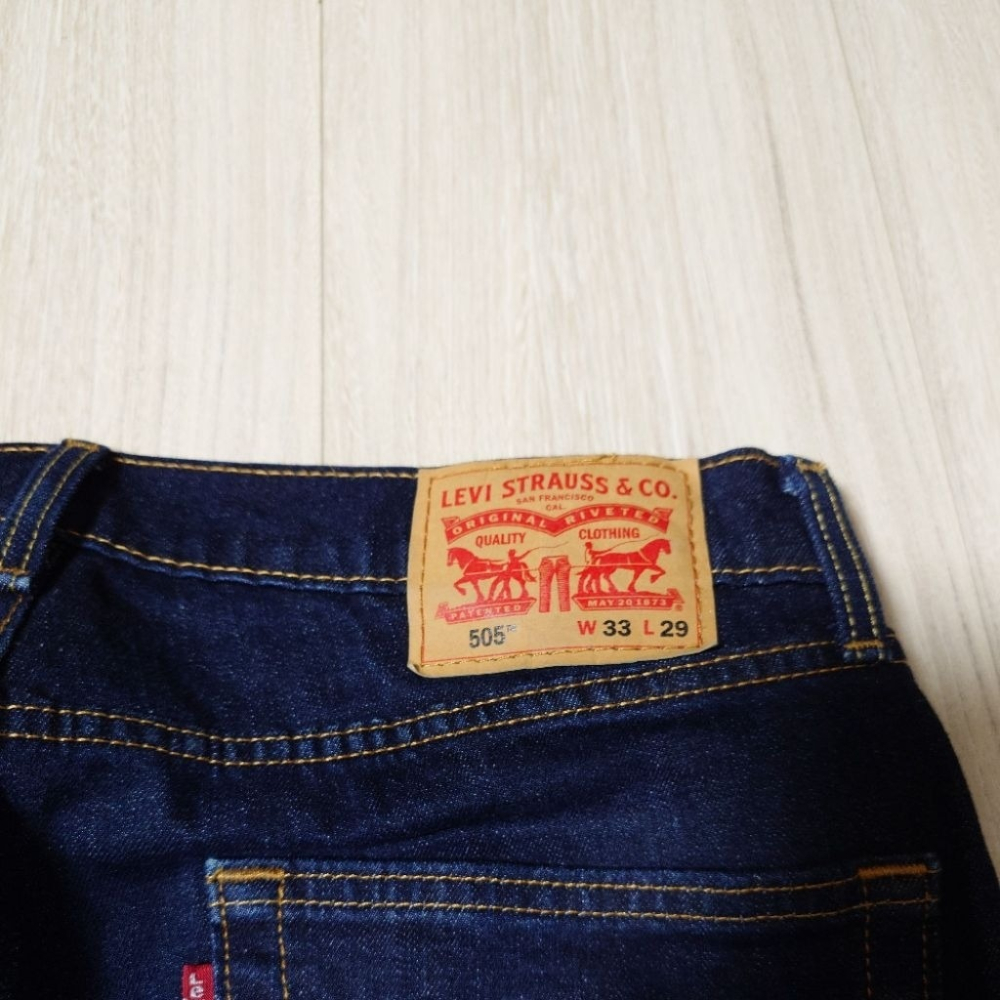九成新 Levi＇s 牛仔褲 W:33 L:29 九成新 因為尺寸不合所以售出-細節圖5