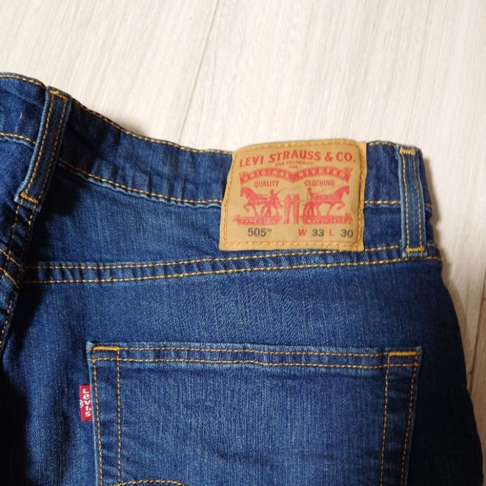 LEVIS牛仔褲近九成新(下標前請先詢問）W:33  L:30九成新 因為尺寸不合所以售出-細節圖2