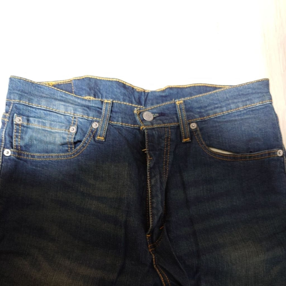 LEVIS牛仔褲近九成新(下標前請先詢問）W:33  L:30九成新 因為尺寸不合所以售出-細節圖3