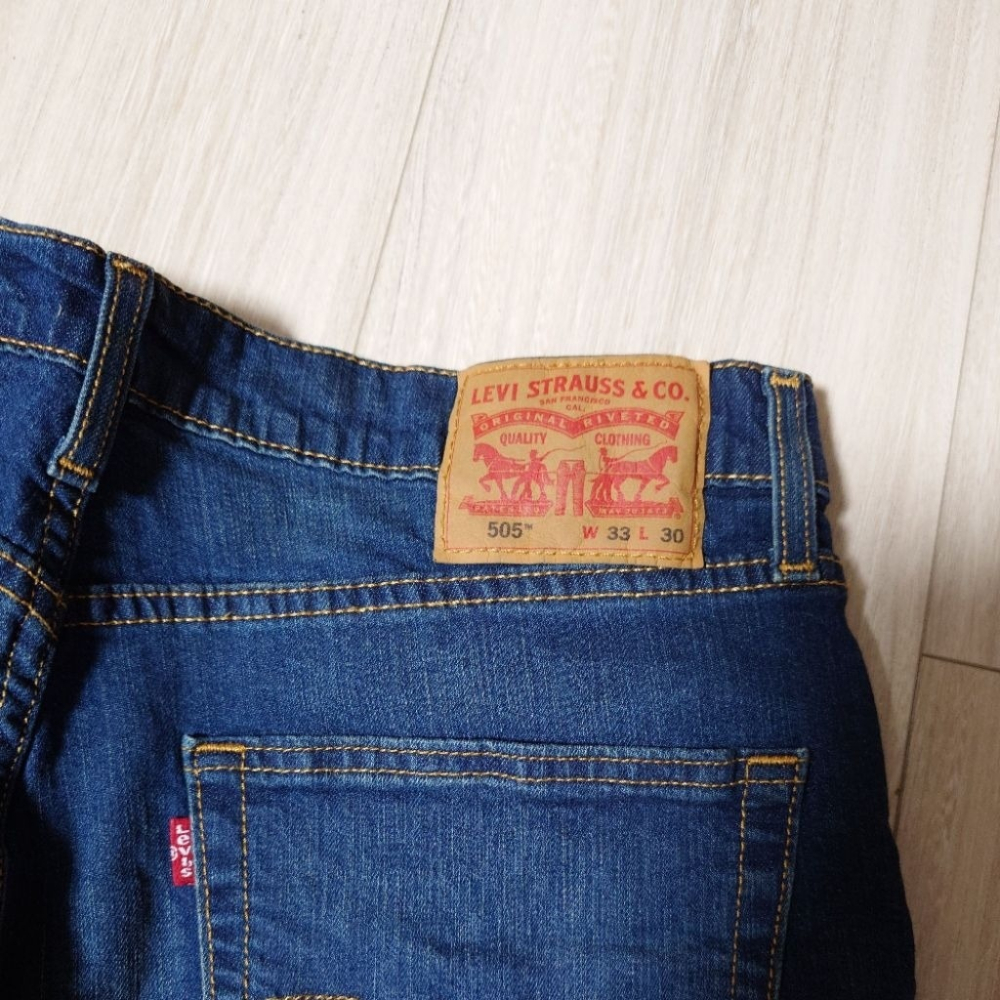 LEVIS牛仔褲近九成新(下標前請先詢問）W:33  L:30九成新 因為尺寸不合所以售出-細節圖4