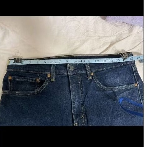 九成新 Levi＇s 牛仔褲 W:34 L:29(下標前請先詢問）九成新 因為尺寸不合所以售出 褲長40.5吋褲管寬8吋-細節圖6