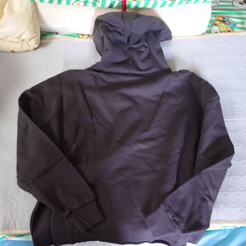 只有一件~全新 Stayreal驕傲盛開假兩件連帽T 黑標M 深灰 身長：70cm;寬：63cm左右；袖長：55cm左右-細節圖2