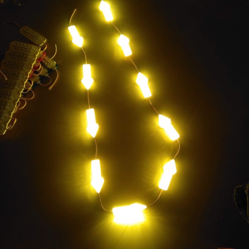 高亮度LED箭頭指示燈。機車摩托車汽車轉向方向燈。紅光-黃光-改裝DIY-12V