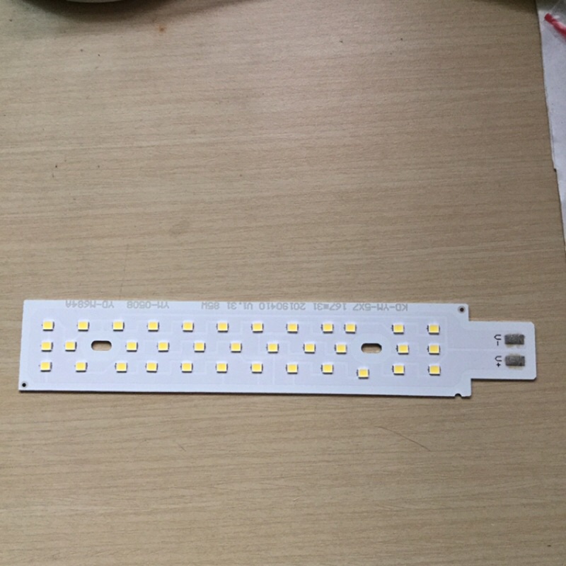 LED高亮度白光鋁基板。燈板。汽機車照明改裝DIY,18W補光燈 電壓20V 尺寸16.5*3公分 - 晶晶旺企業社 - iOPEN Mall