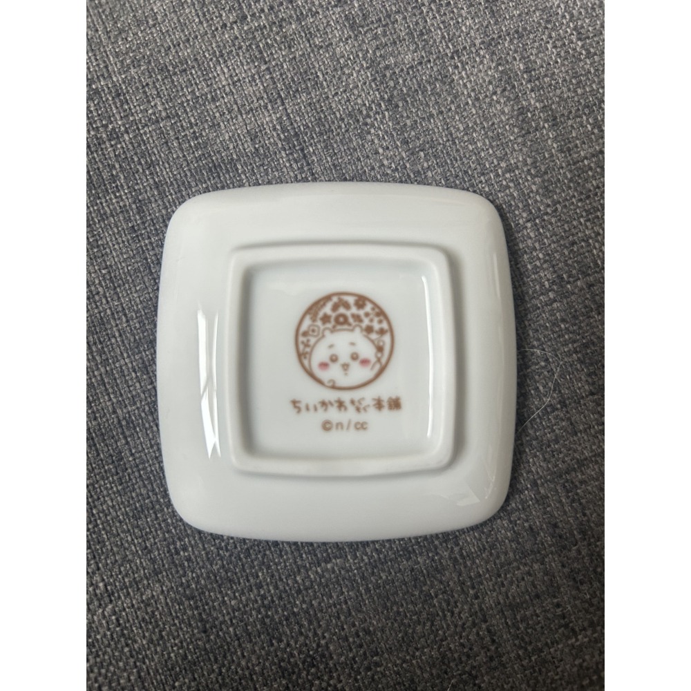 全站免運 全新現貨 吉伊卡哇 日本正版 川越限定 豆皿 碟子 沾醬碟 方碟 當地店鋪帶回 chiikawa-細節圖4