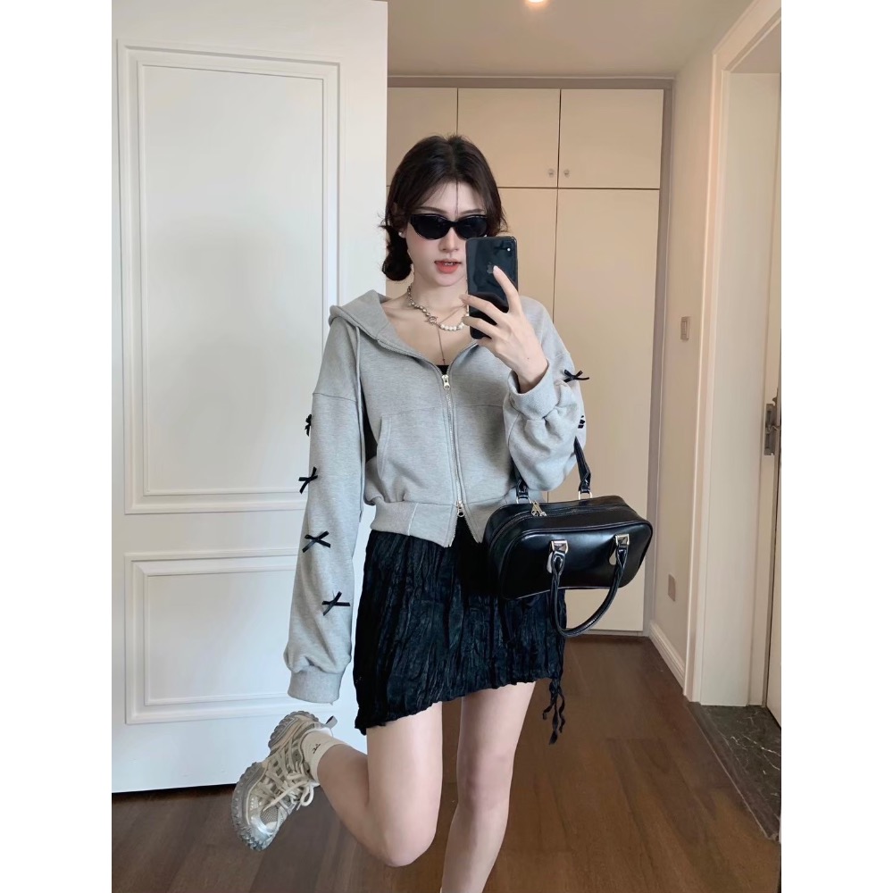 【預購】甜酷連帽蝴蝶結袖拉鍊外套（灰）-細節圖2