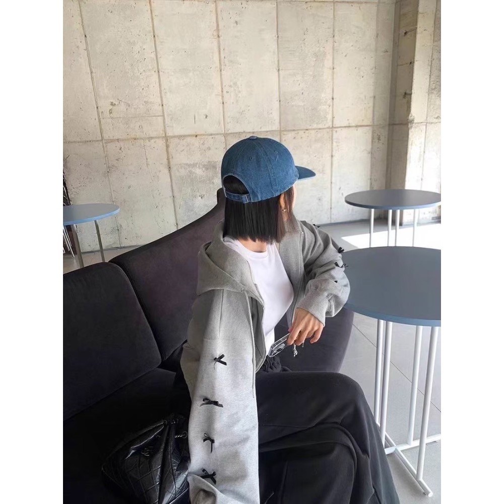 【預購】甜酷連帽蝴蝶結袖拉鍊外套（灰）-細節圖3