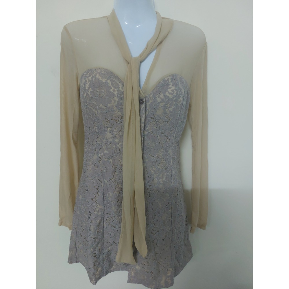 台灣現貨蕾絲短洋上衣-細節圖2