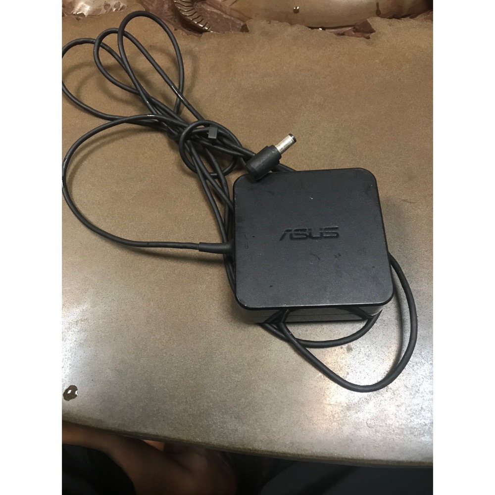 Asus 華碩65W 電源供應器-細節圖3