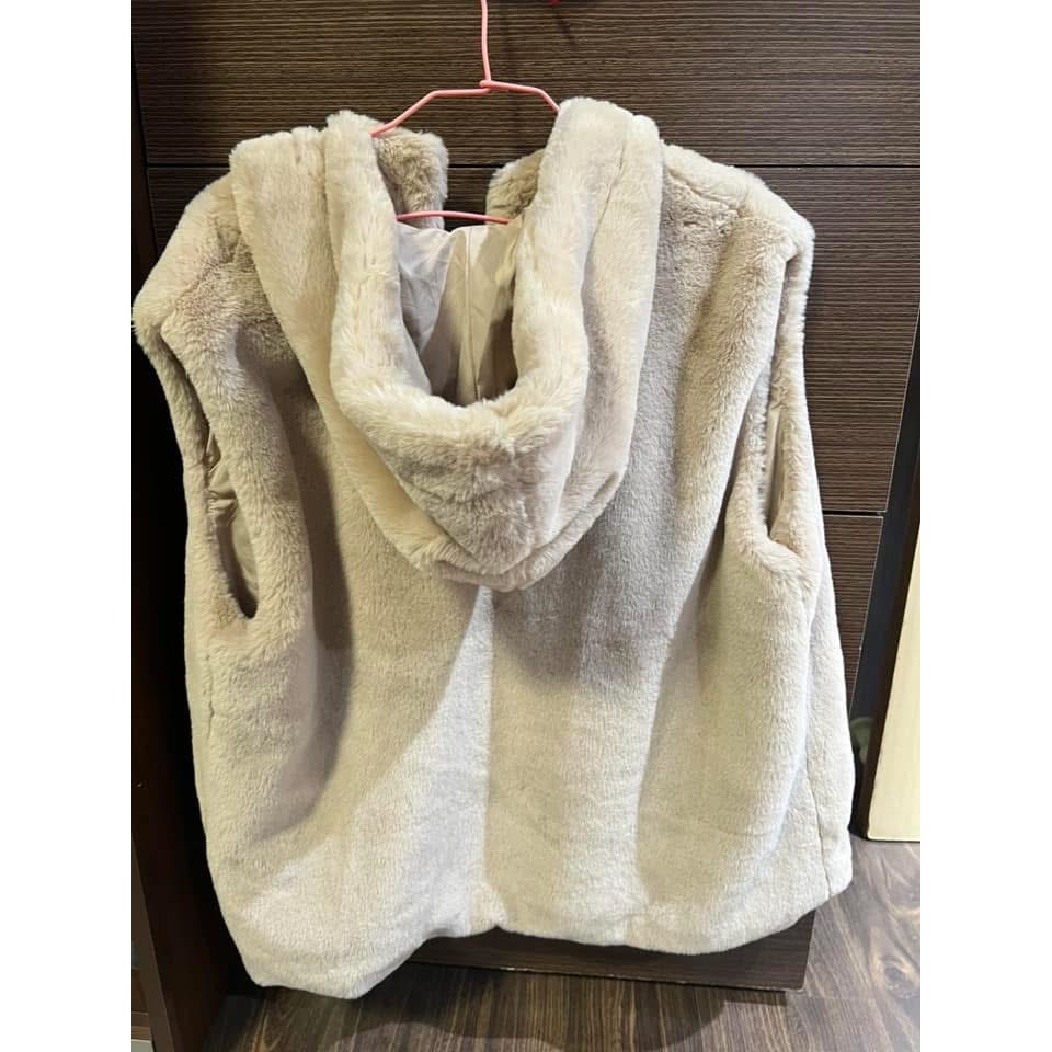 邱鈺婷NET奶茶色厚實絨毛連帽背心-細節圖2