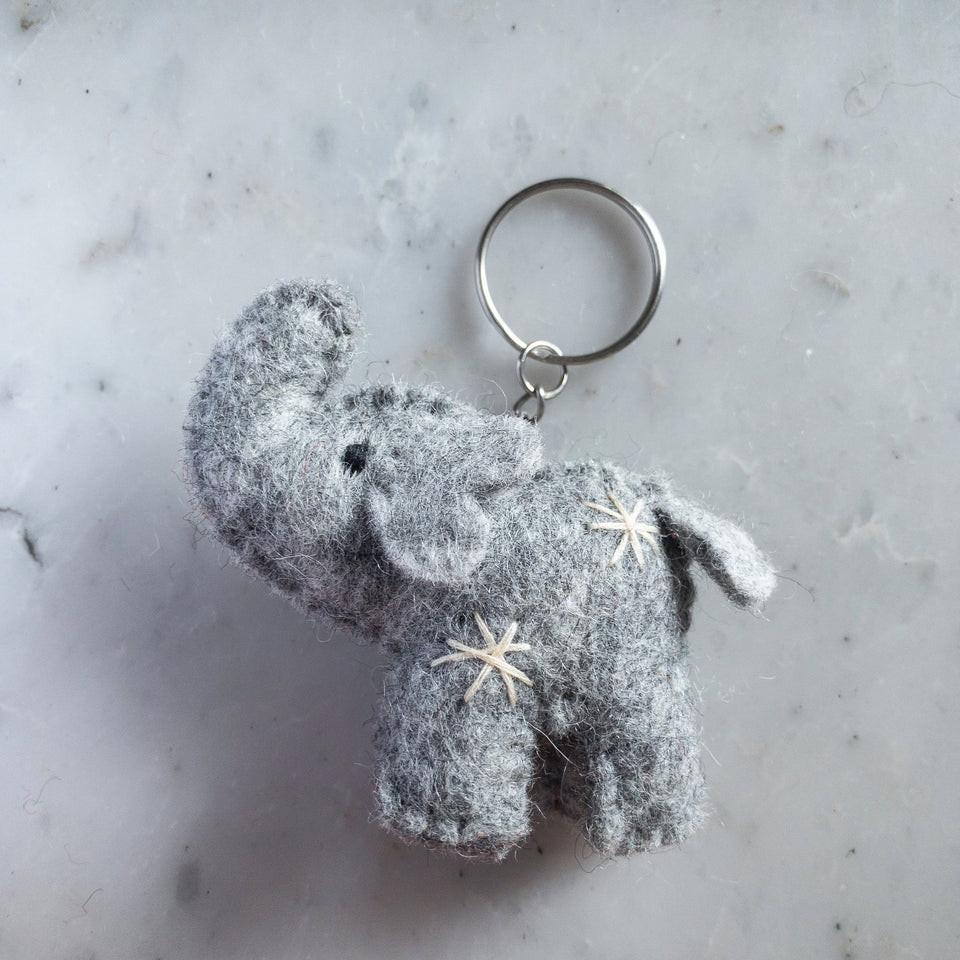 Felt Keychain - Elephant with Snowflake Embroidery-細節圖2