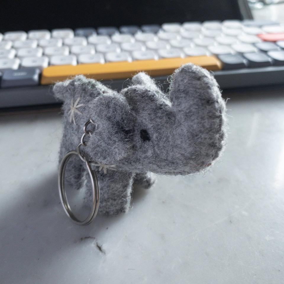 Felt Keychain - Elephant with Snowflake Embroidery-細節圖5