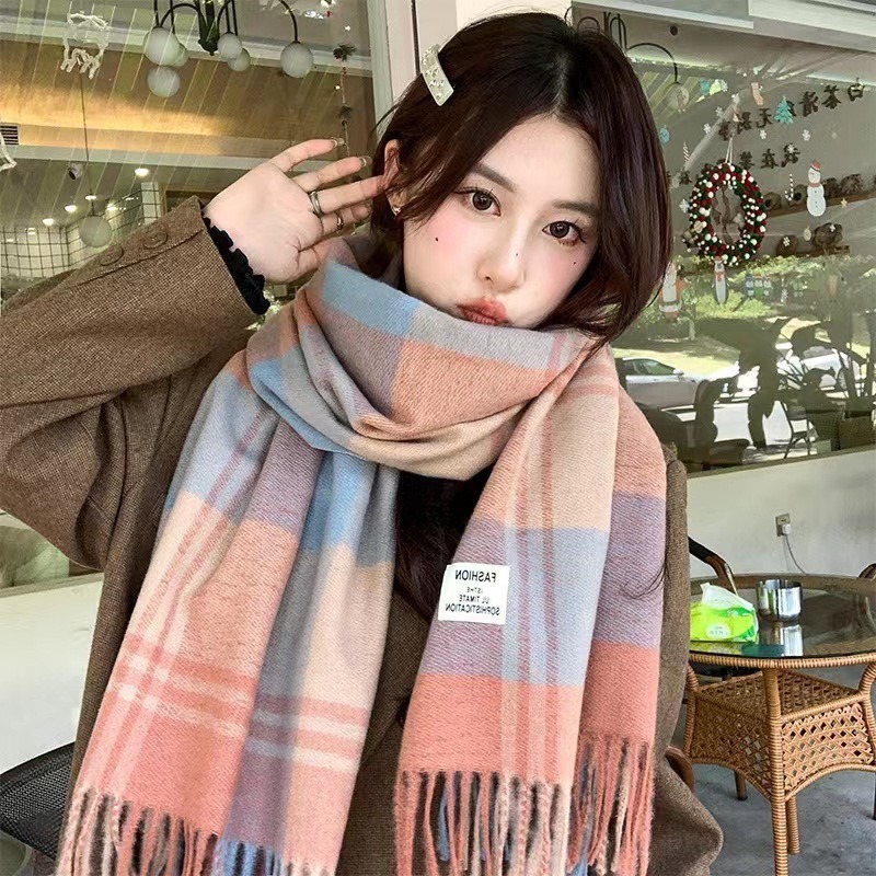 [Cozy Corner] 仿羊絨 韓版 格紋保暖圍巾-細節圖4