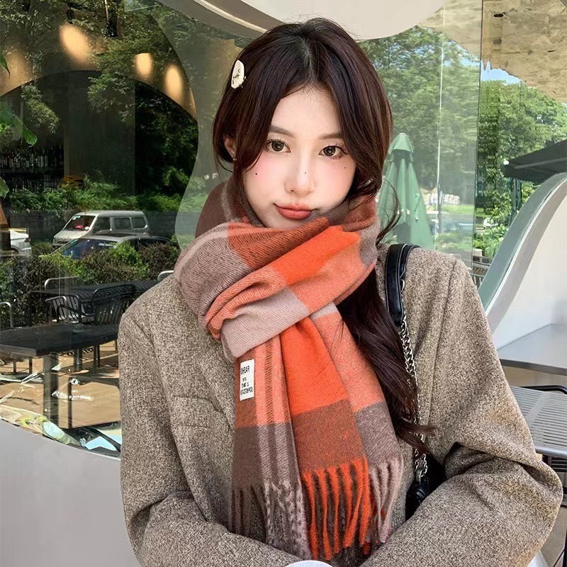 [Cozy Corner] 仿羊絨 韓版 格紋保暖圍巾-細節圖6