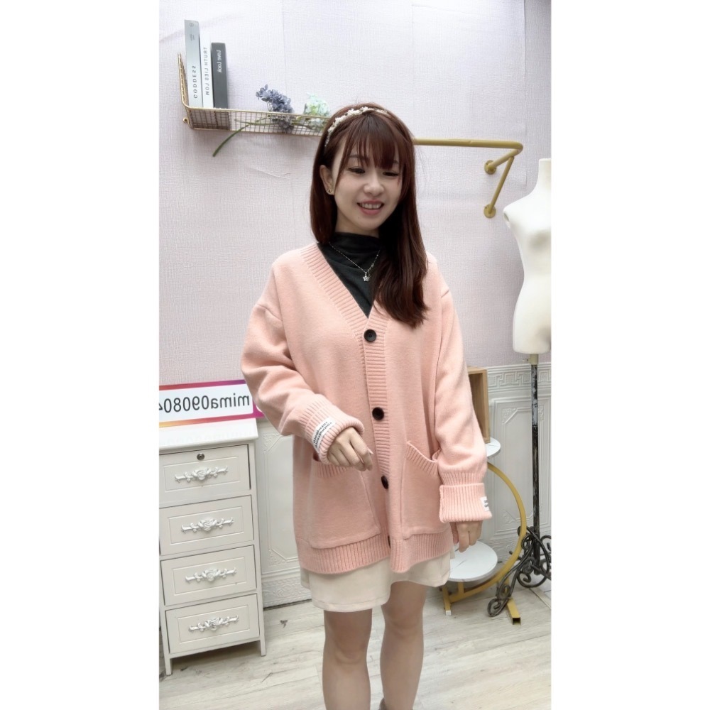 MIMA女王 ❤Y266💡時尚小標v領雙口袋外套-細節圖4