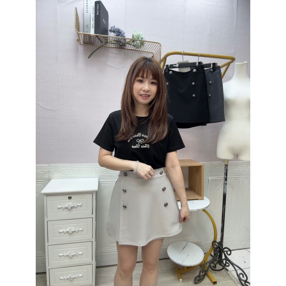 MIMA女王 ❤A168💡六顆排釦造型短裙-細節圖3