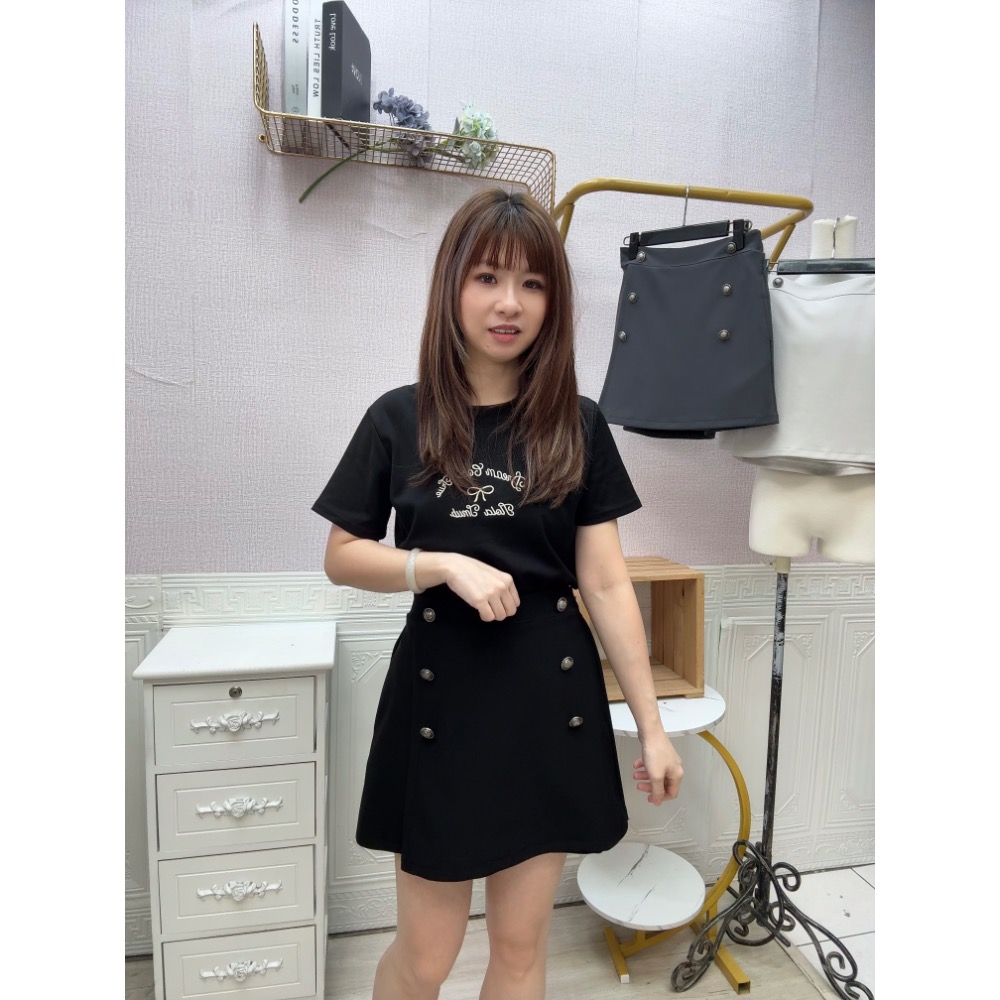 MIMA女王 ❤A168💡六顆排釦造型短裙-細節圖4