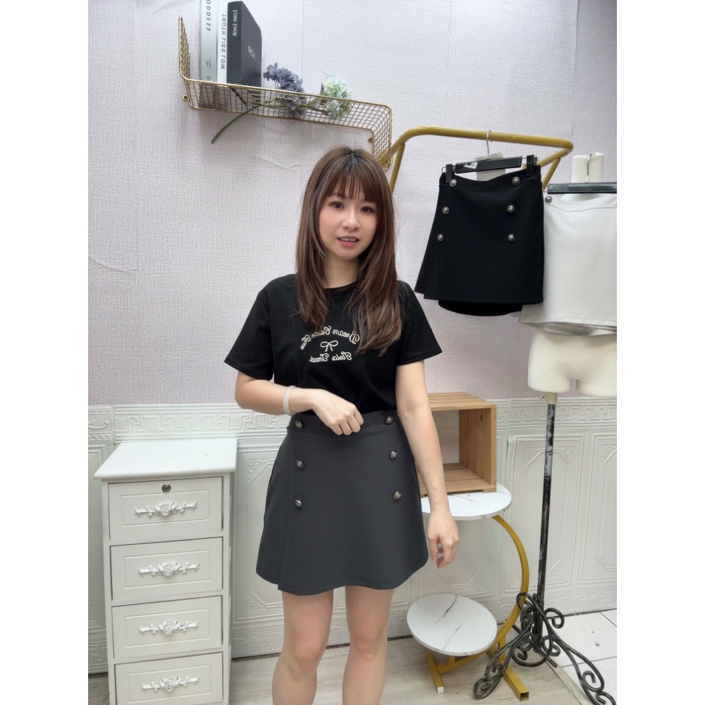 MIMA女王 ❤A168💡六顆排釦造型短裙-細節圖5