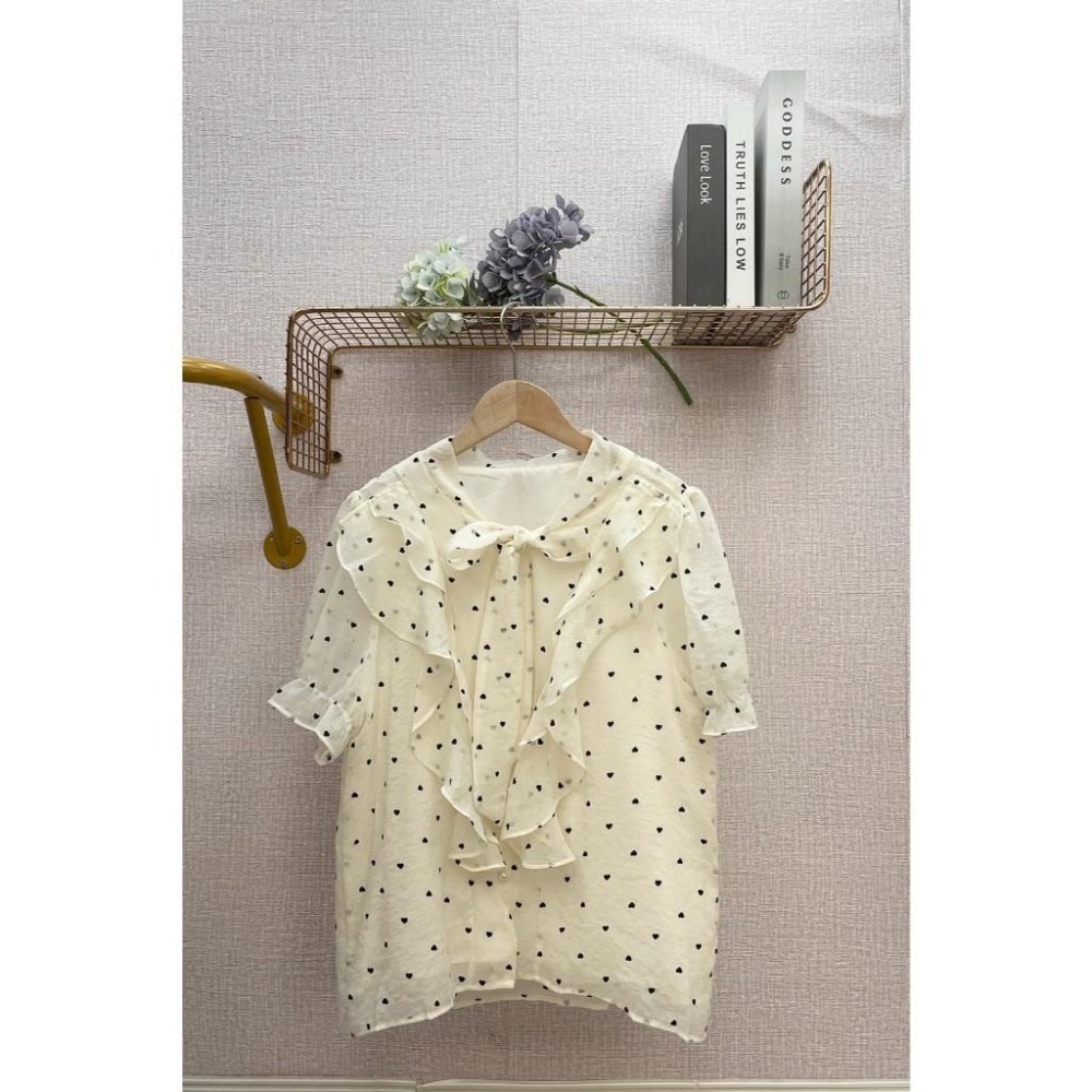 MIMA女王❤A322💡綁帶荷葉邊滿版愛心襯衫-細節圖2