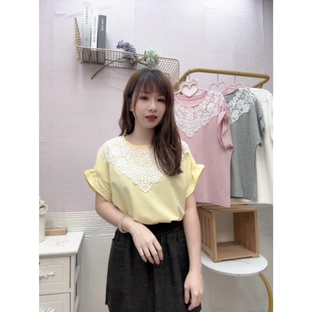 MIMA女王❤A523💡溫柔氣質v領花朵蕾絲拼接包袖棉T-細節圖5