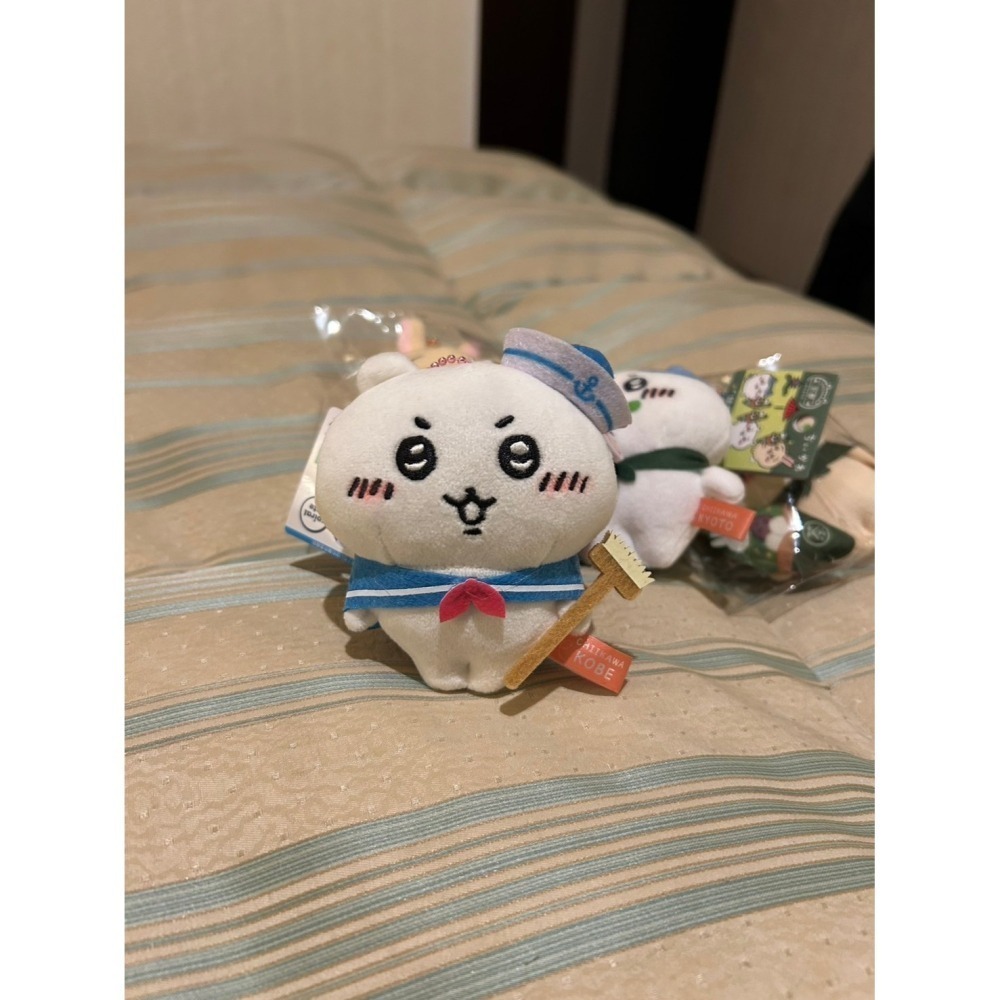 日本 正版 chiikawa 吉伊卡哇 京都限定款 豆皮小八 伏見稻荷限定 水手系列 神戶水手 吉伊 地區限定 吊飾-細節圖3