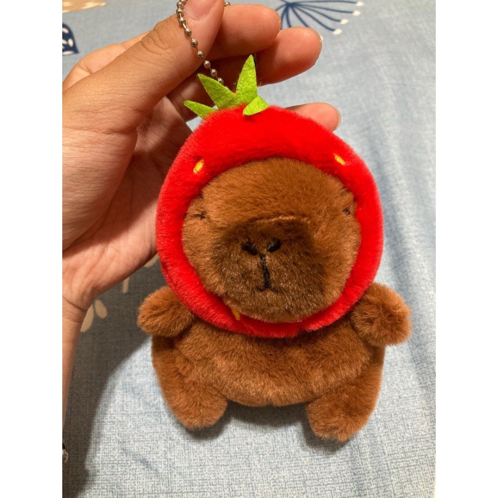 卡皮巴拉草莓吊飾娃娃掛包包-細節圖2