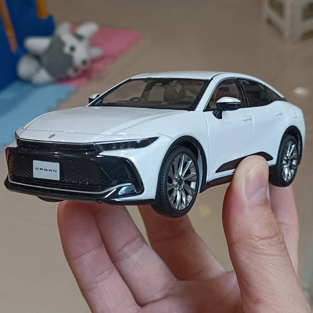 現貨1/30豐田TOYOTA CROWN 日本店頭展示模型車車- 盧卡斯模型車- iOPEN