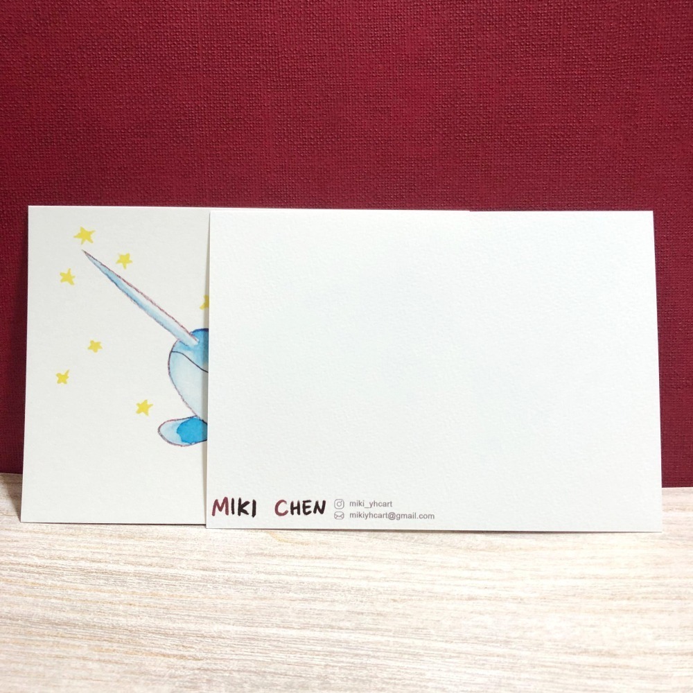 【Miki Chen 插畫工作室】台灣原創插畫明信片-許願獨角鯨 水彩墨水風格海洋生物-細節圖2
