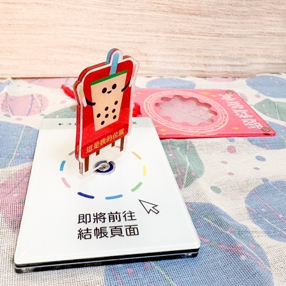 【Miki Chen 插畫工作室】 台灣原創插畫-求票追星旋轉珍奶迷妹壓克力NFC-細節圖5