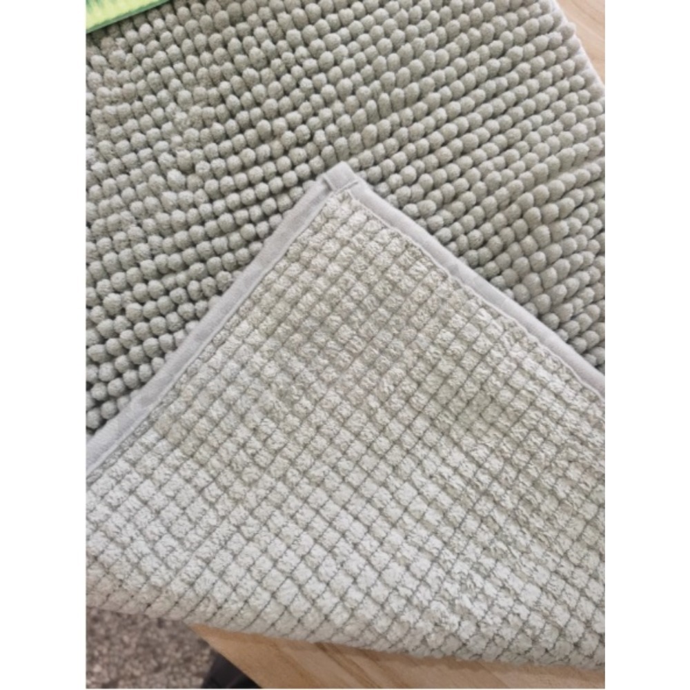 灰色 浴室吸水墊