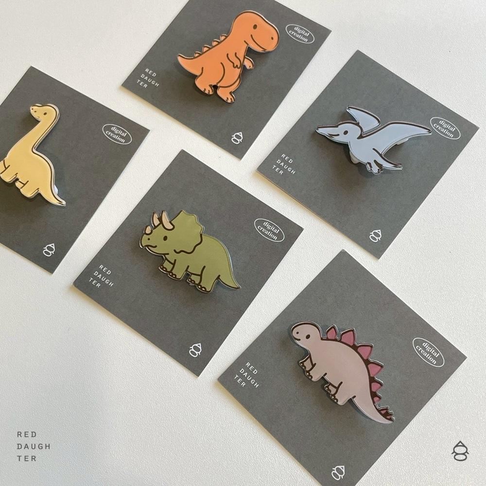 紅女兒〔Dinosaur〕恐龍別針 別針 胸針 徽章 胸章 小徽章 可愛徽章 可愛別針 胸針別針 別針徽章 壓克力別針-細節圖5