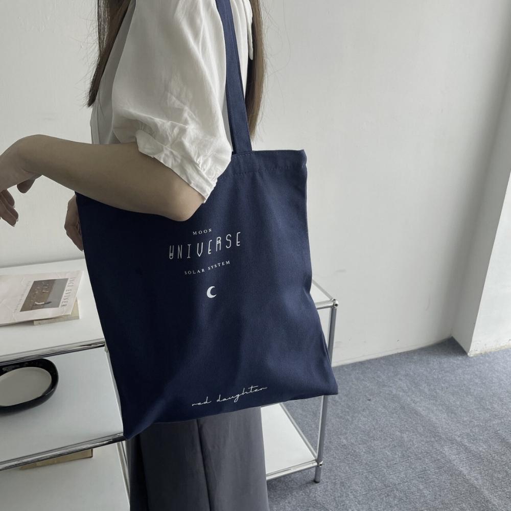 紅女兒〔moon〕帆布手提袋 帆布袋 帆布包大容量 厚磅帆布包 帆布包 原創 文創 上課包 文青帆布袋 補習袋 設計-細節圖5