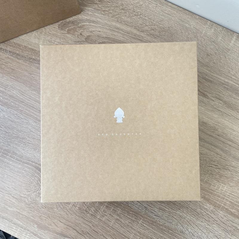 紅女兒〔台灣製〕品牌禮盒 空牛皮紙禮盒 牛皮紙袋 燙金logo 天地蓋禮盒 正方形禮盒 伴娘禮 紙盒 禮盒 紙袋 提袋-細節圖4