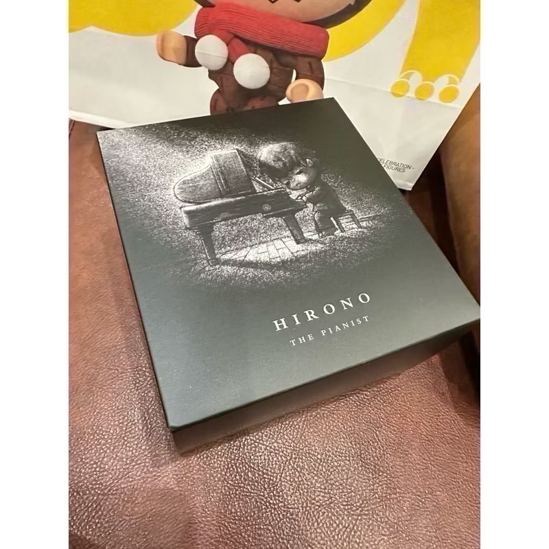泡泡瑪特正品Hirono小野鋼琴師全新吊卡+心底密碼盲盒-細節圖2